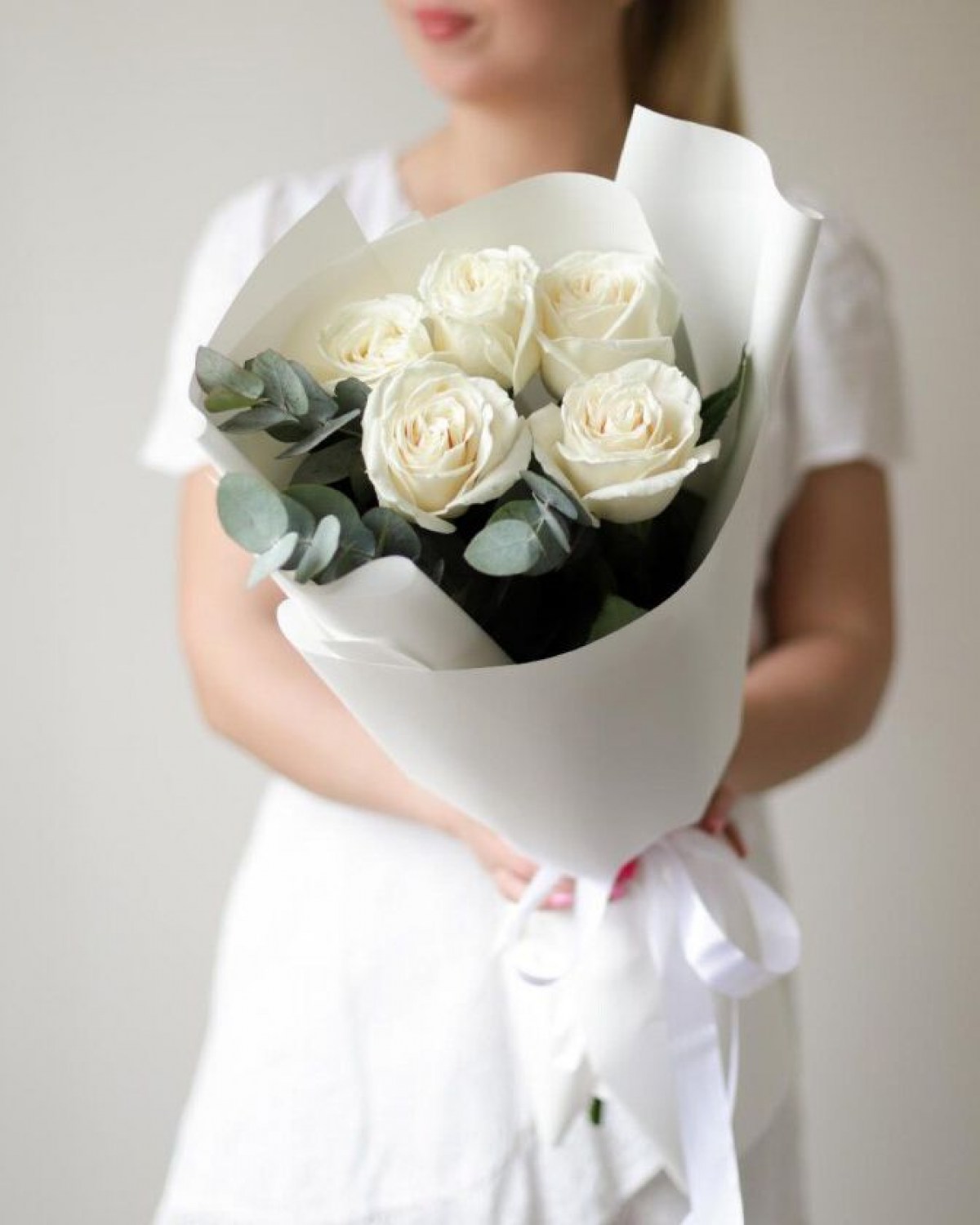 Белые розы Новосибирск