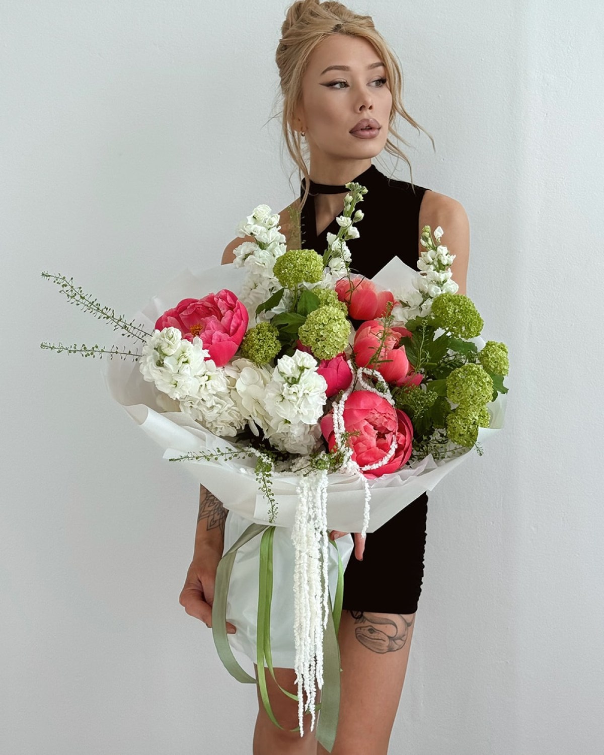 Летний букет с пионами 