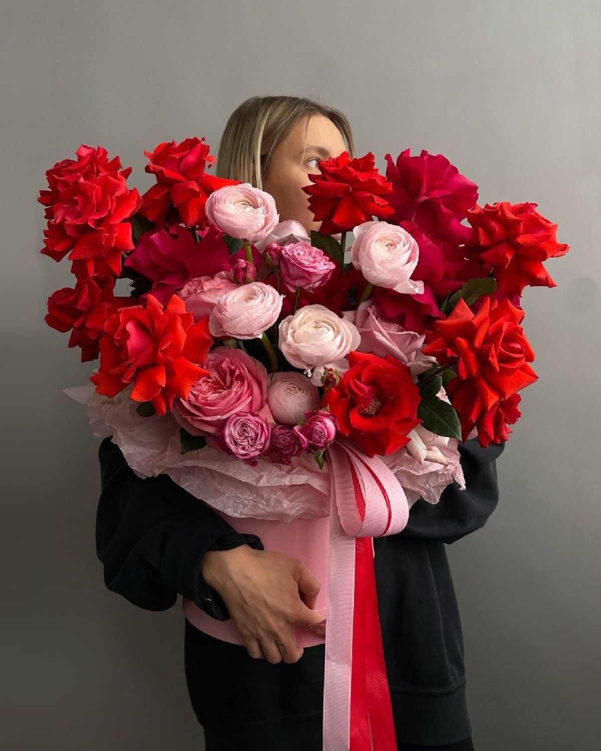 Яркая авторская композиция в коробке 