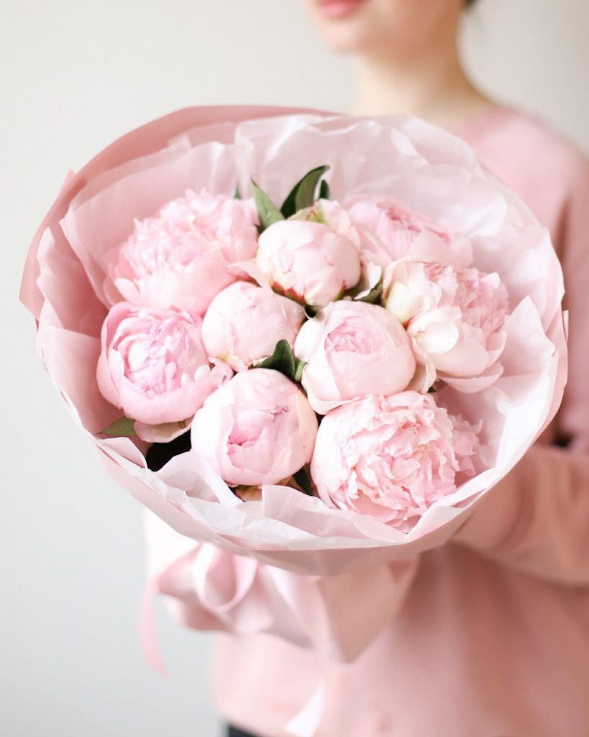 Розовые пионы в Новосибирске