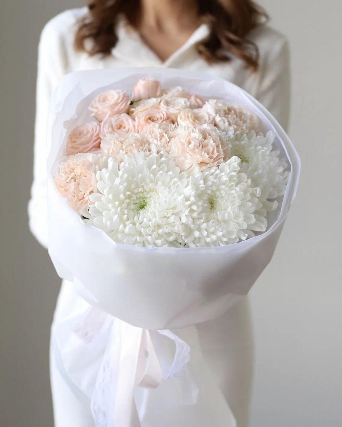 sbornyj-buket-s-belymi-hrizantemami-№2017-2