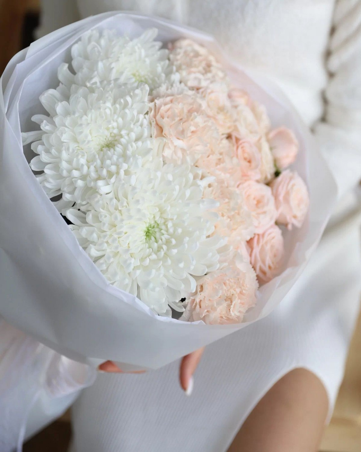 sbornyj-buket-s-belymi-hrizantemami-№2017